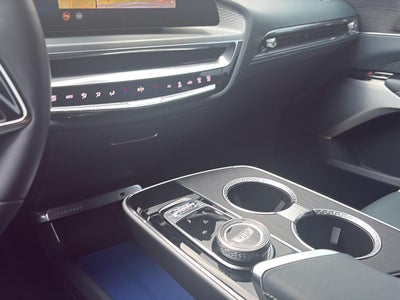 2024 Cadillac LYRIQ Sport 3