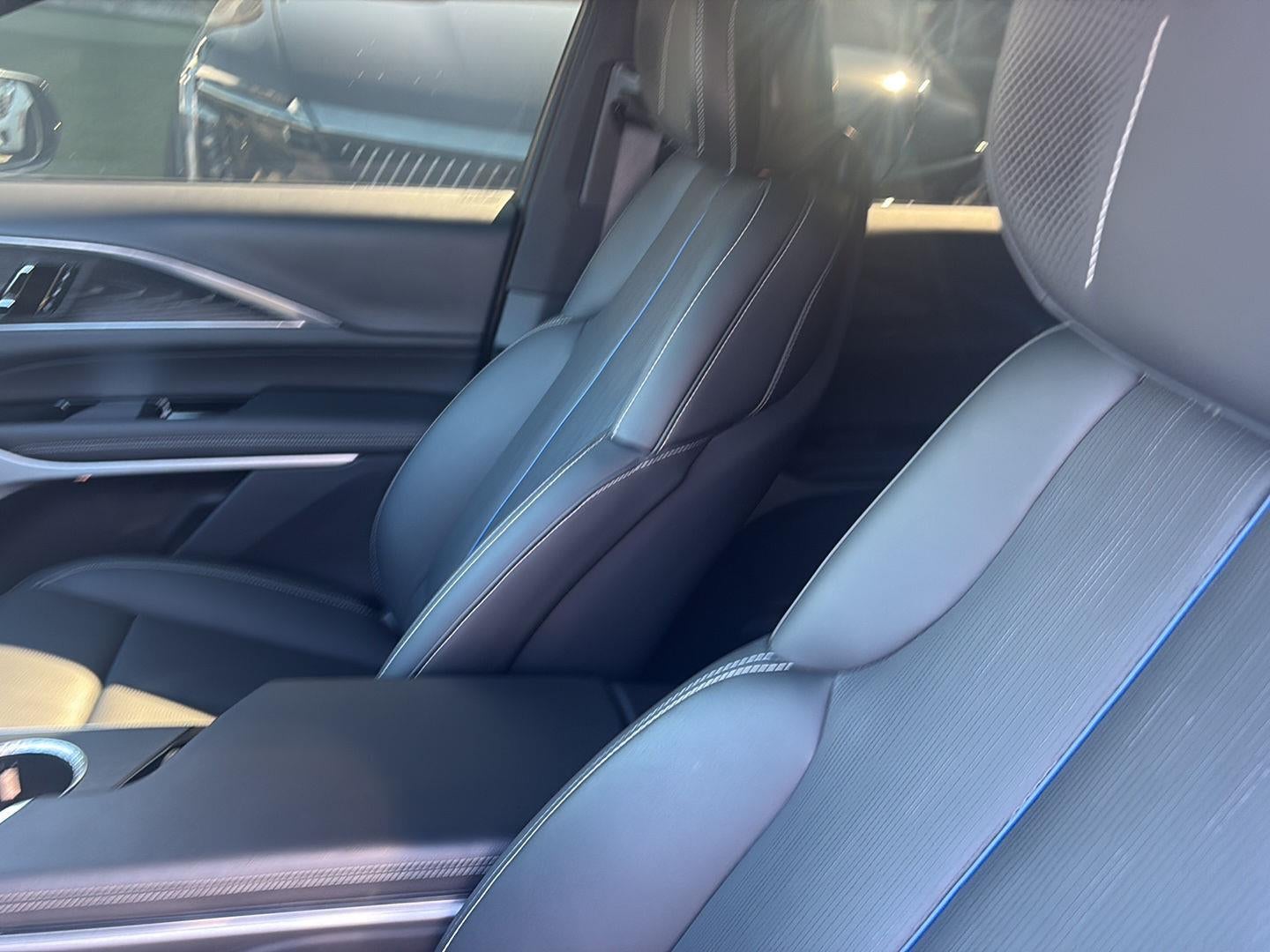2024 Cadillac LYRIQ Sport 3