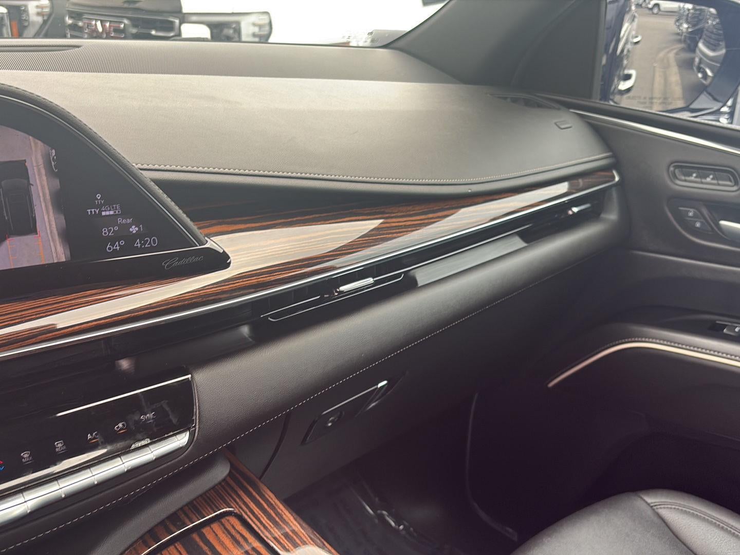 2024 Cadillac Escalade ESV Luxury