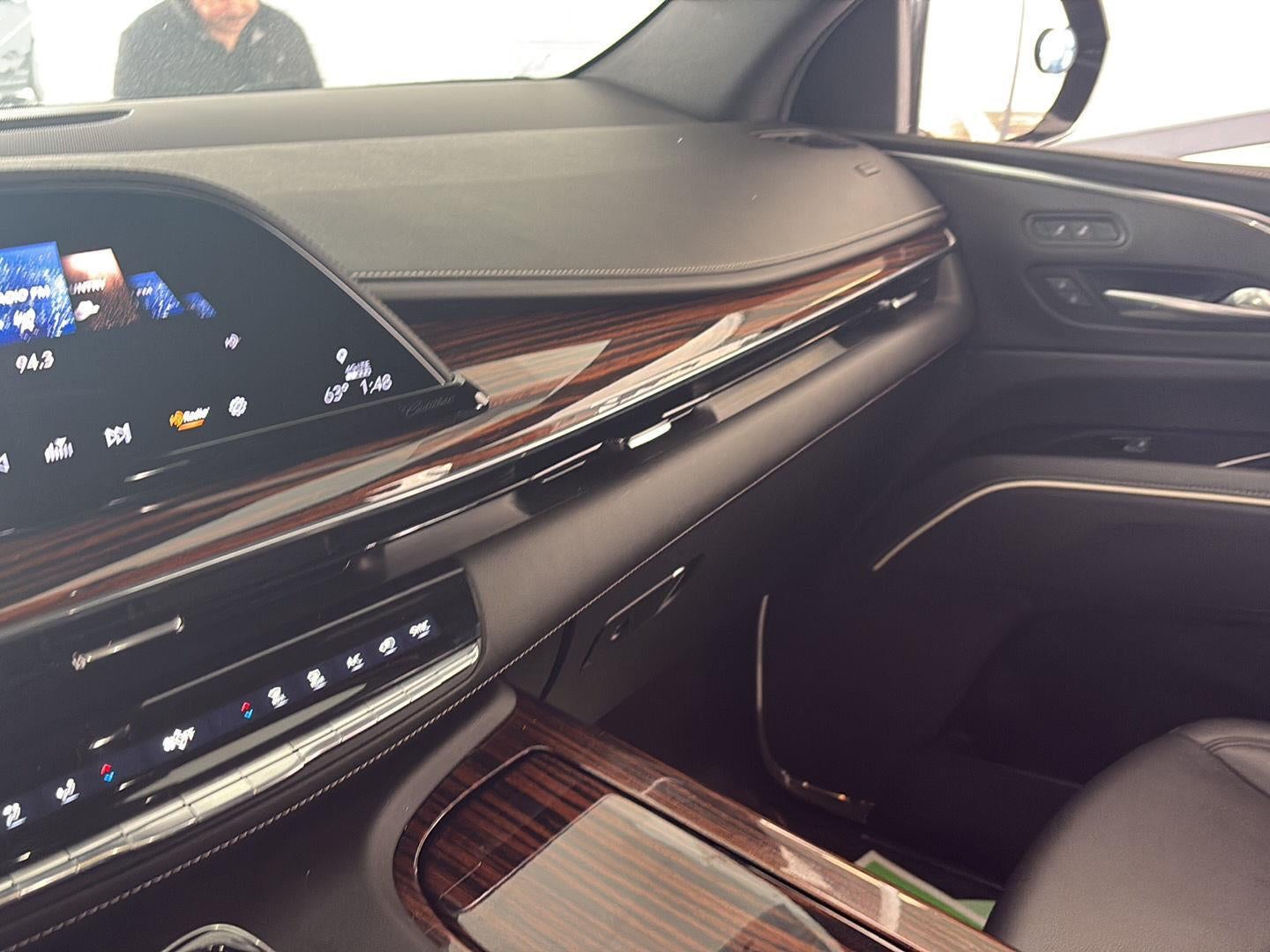 2022 Cadillac Escalade ESV Luxury