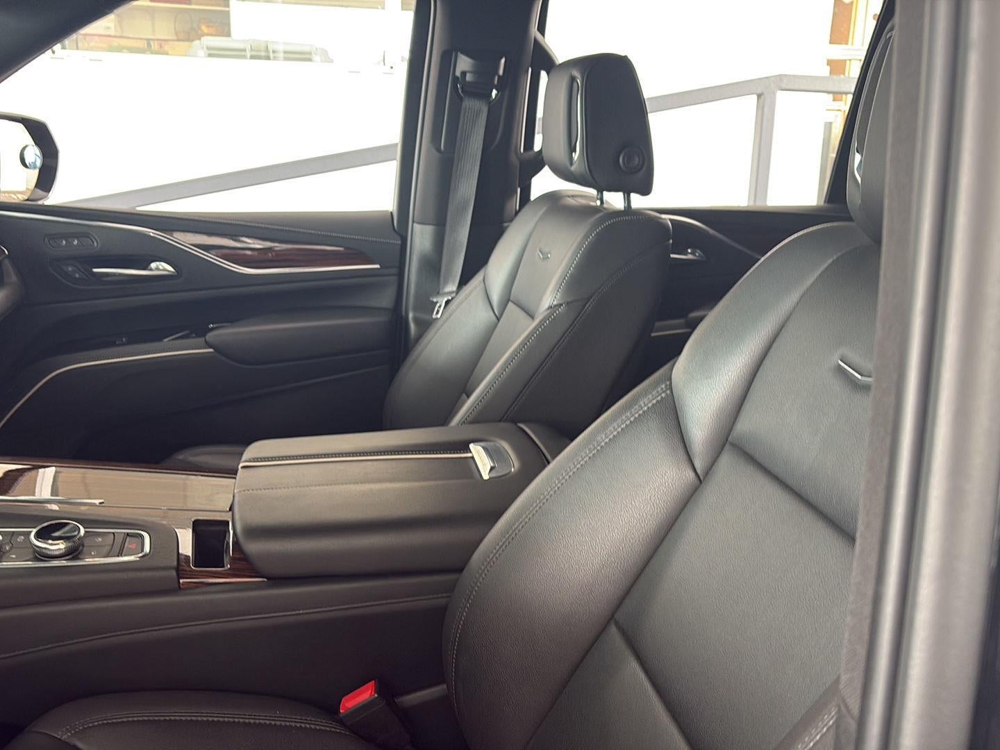 2022 Cadillac Escalade ESV Luxury