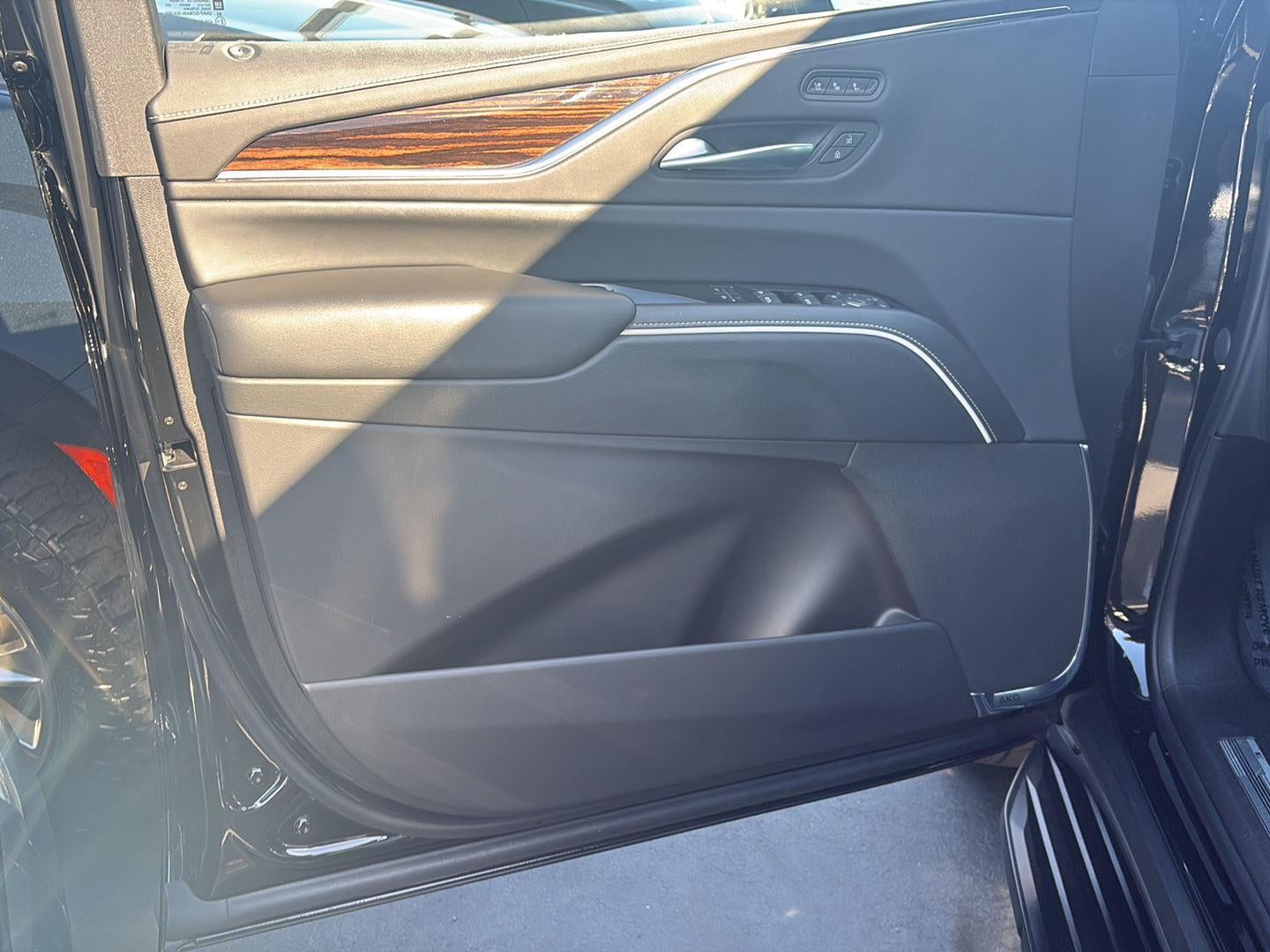 2023 Cadillac Escalade ESV Premium Luxury