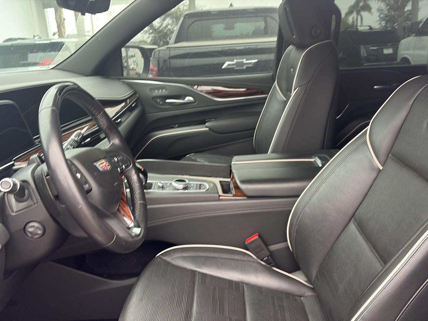 2023 Cadillac Escalade ESV Premium Luxury