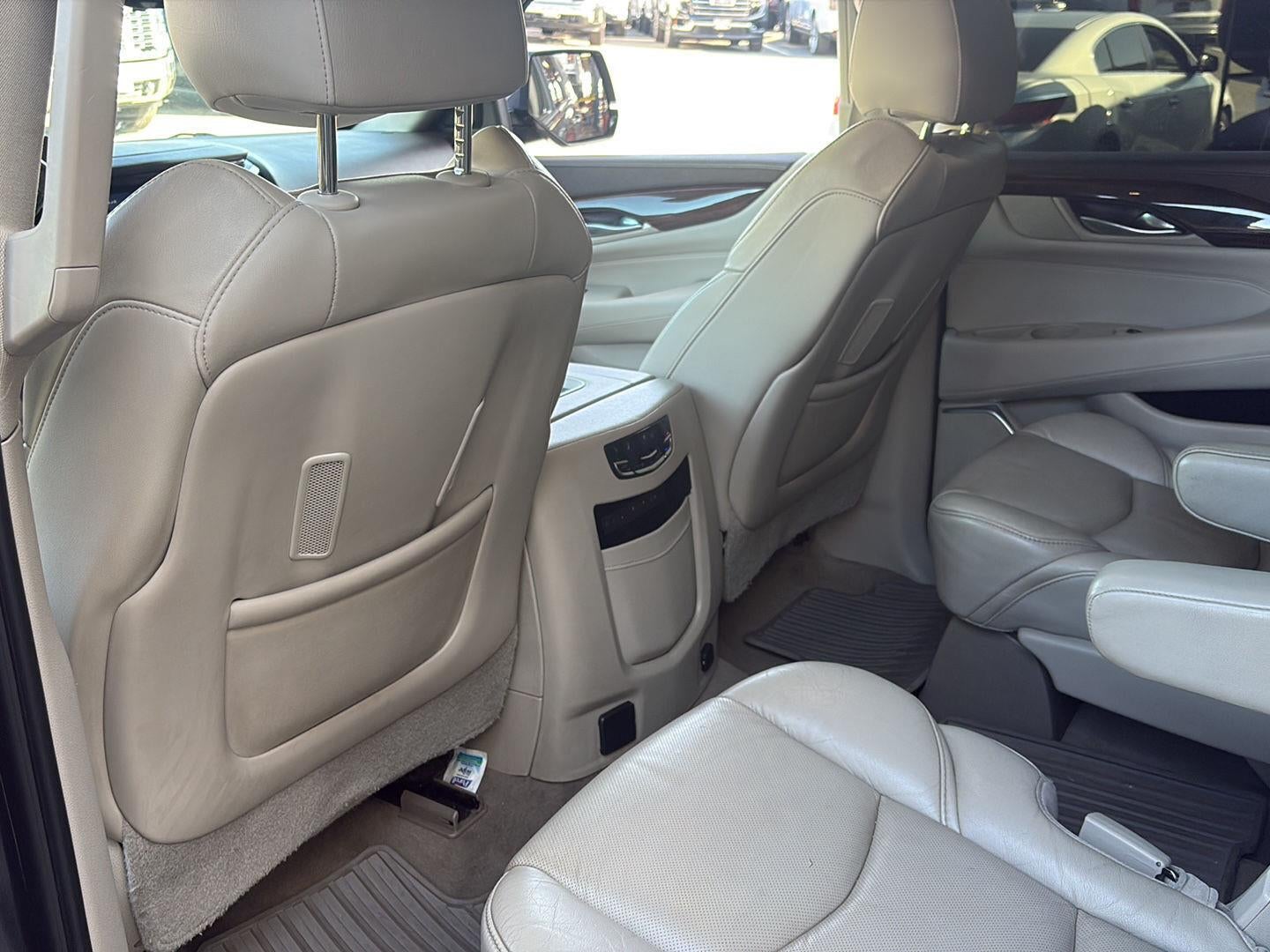 2017 Cadillac Escalade ESV Luxury