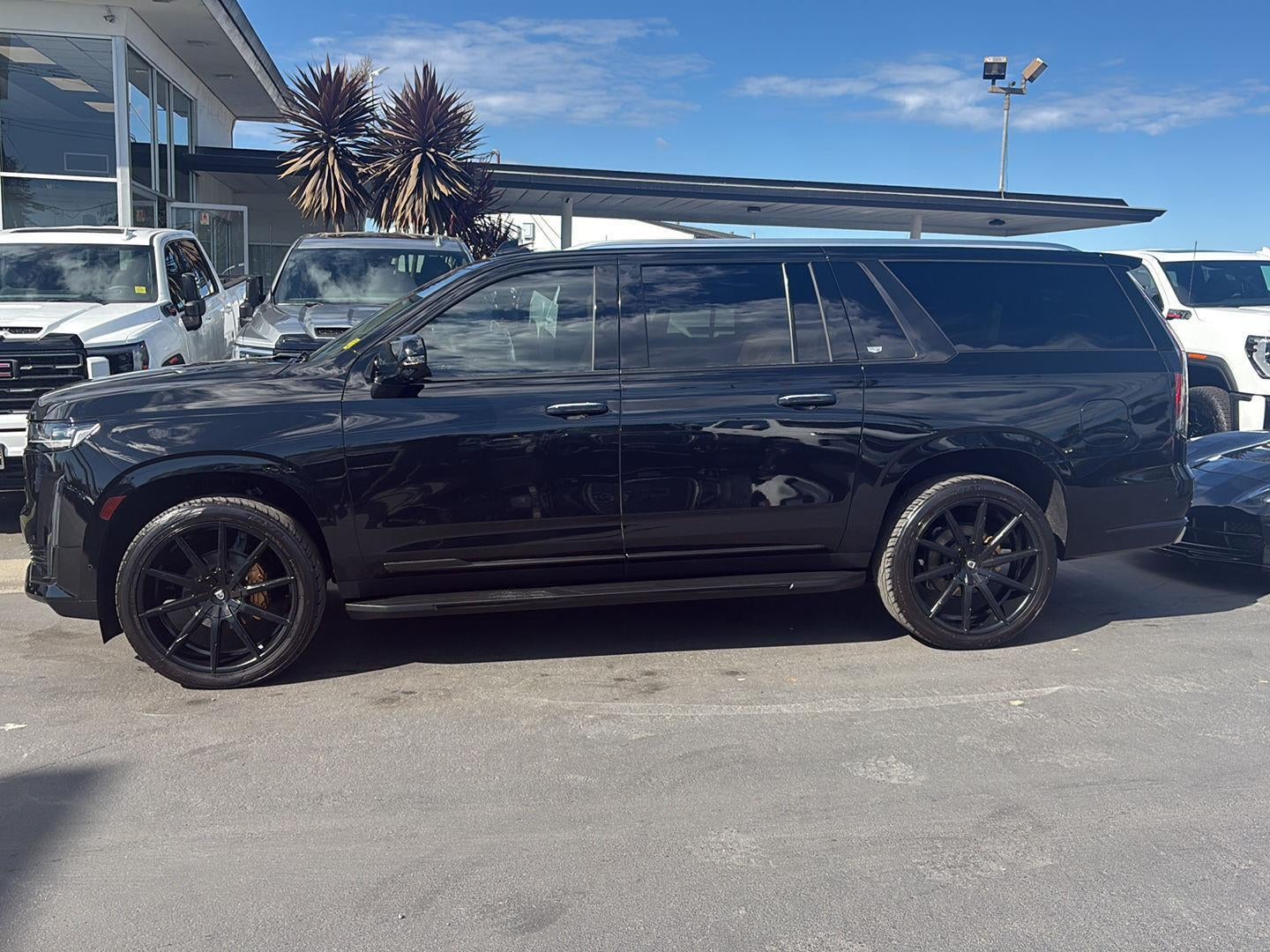 2024 Cadillac Escalade ESV Premium Luxury