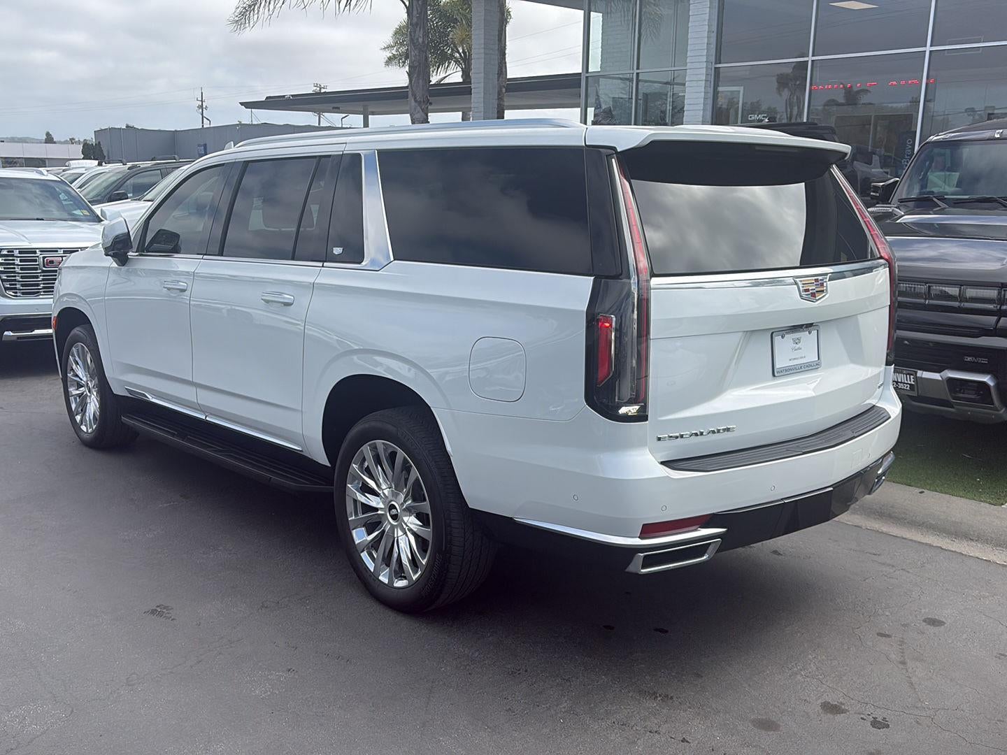 2022 Cadillac Escalade ESV Premium Luxury
