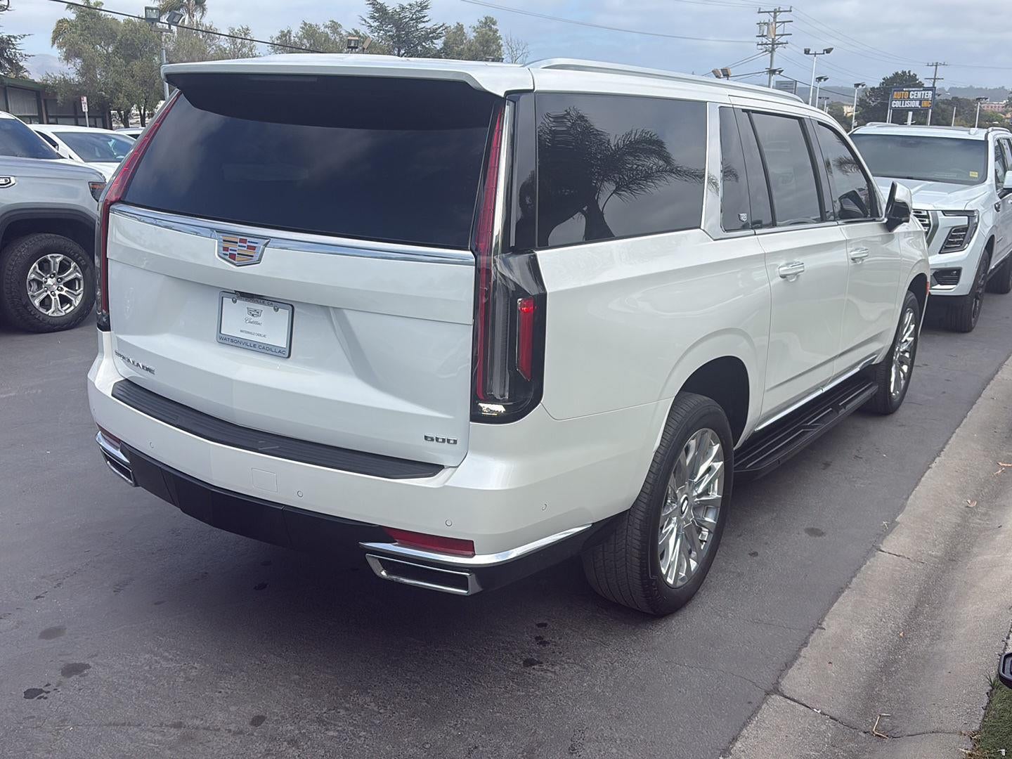 2022 Cadillac Escalade ESV Premium Luxury