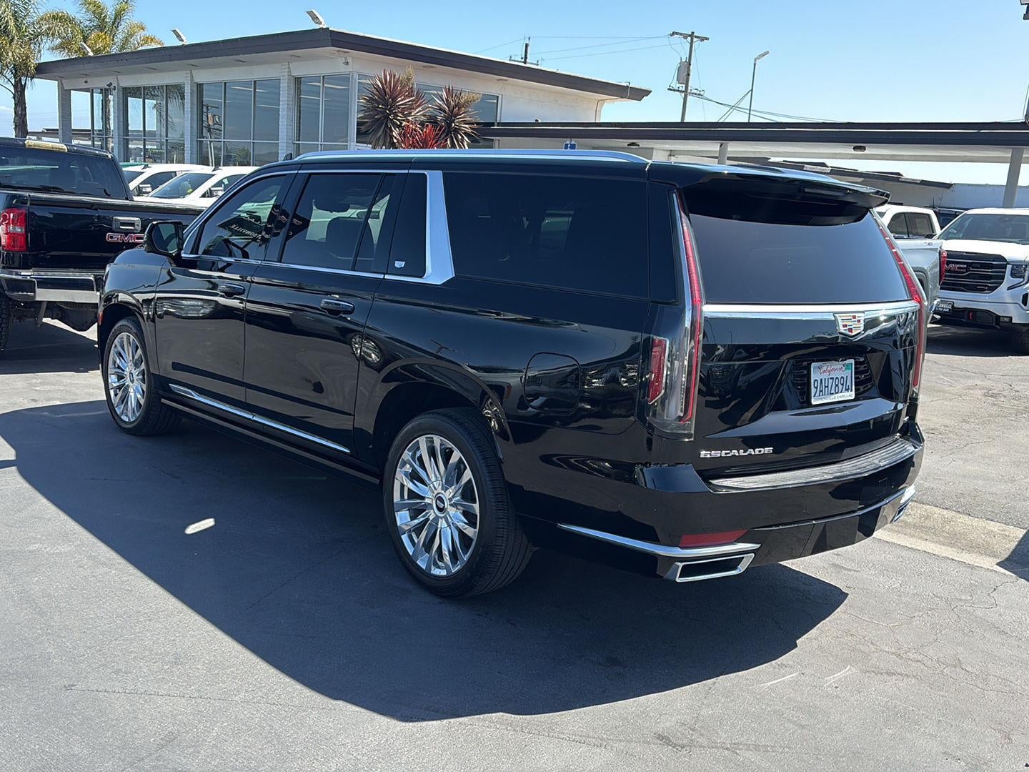 2022 Cadillac Escalade ESV Premium Luxury