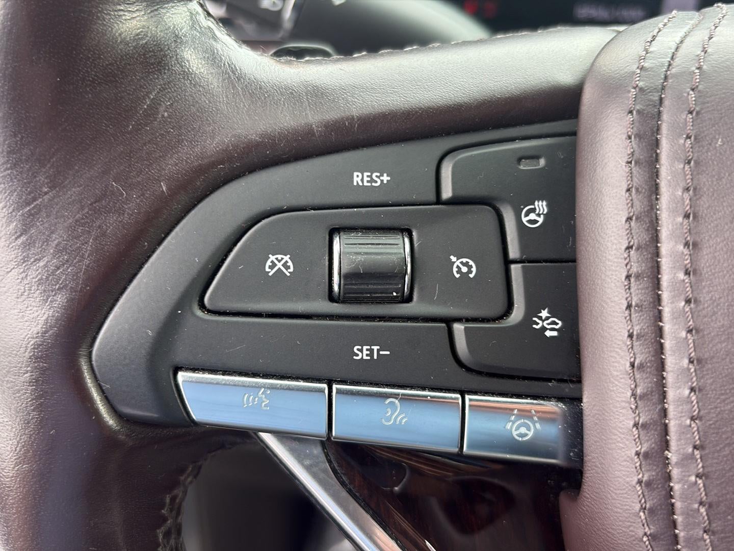2023 Cadillac Escalade ESV 4WD Premium Luxury Platinum