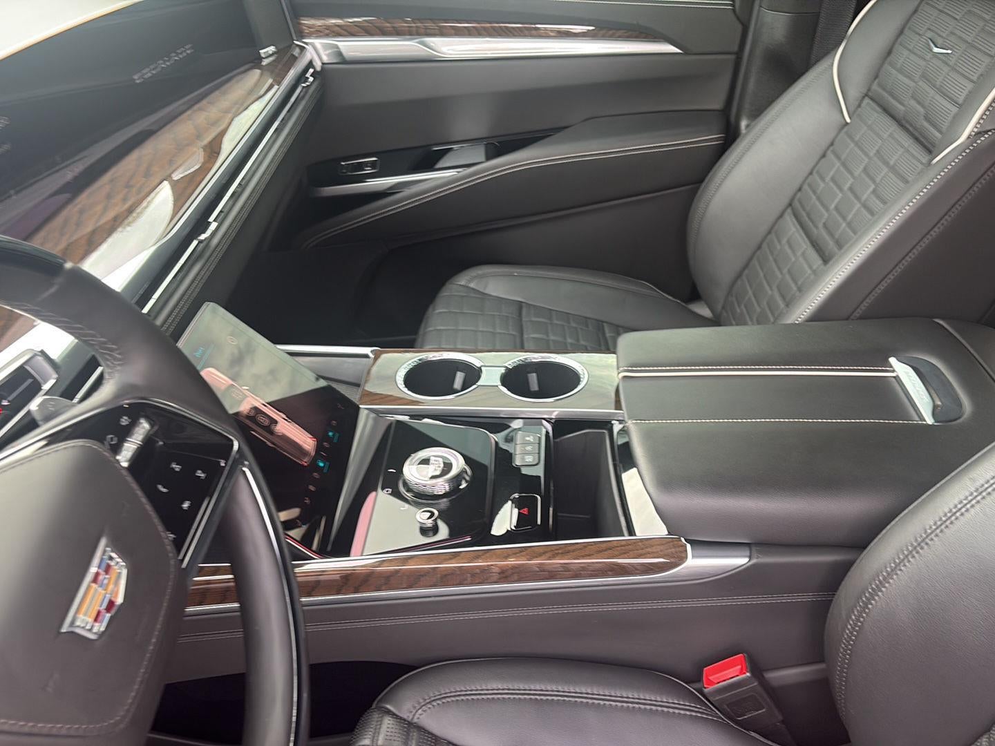2025 Cadillac Escalade Sport Platinum