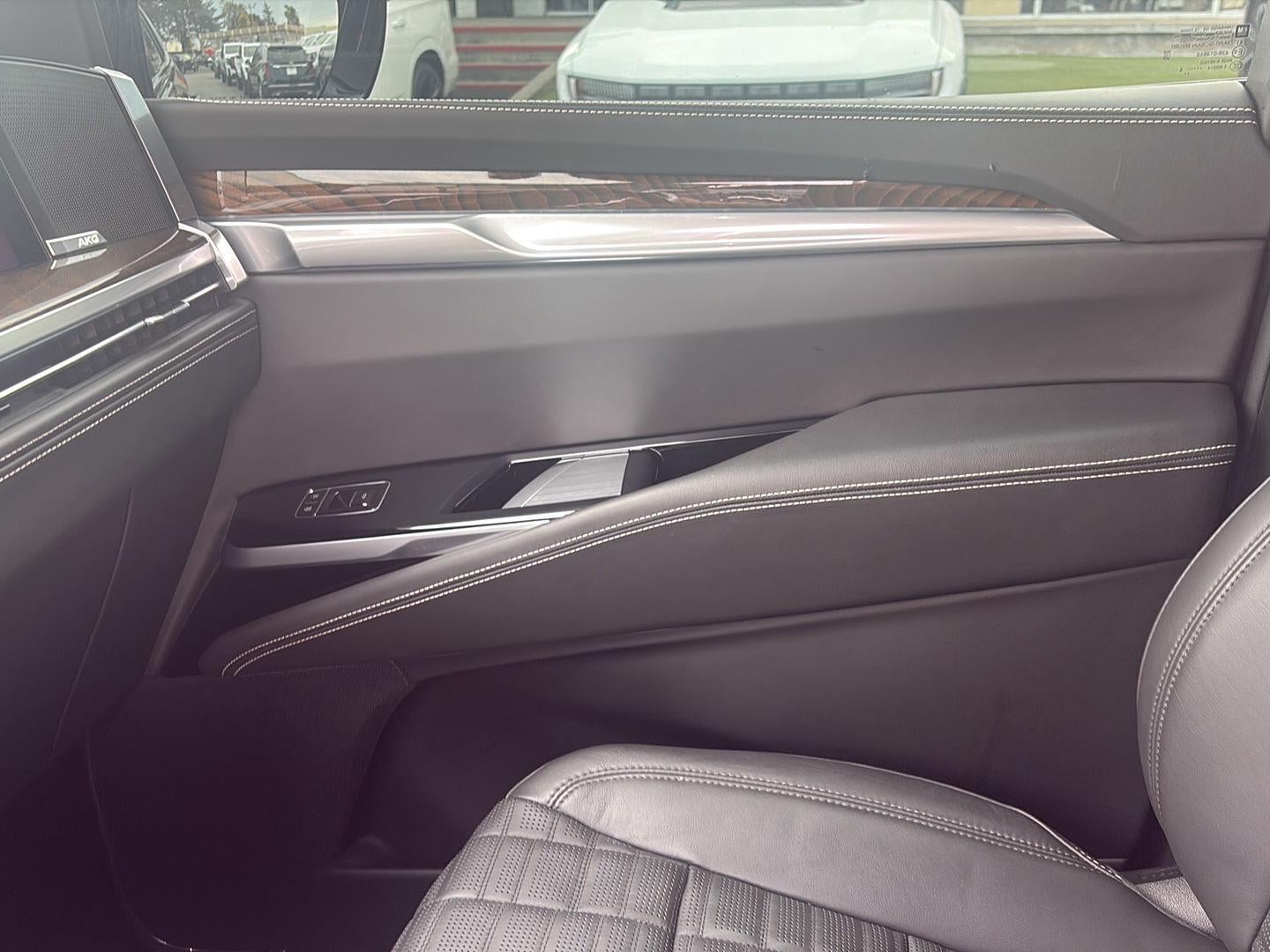 2025 Cadillac Escalade Sport Platinum