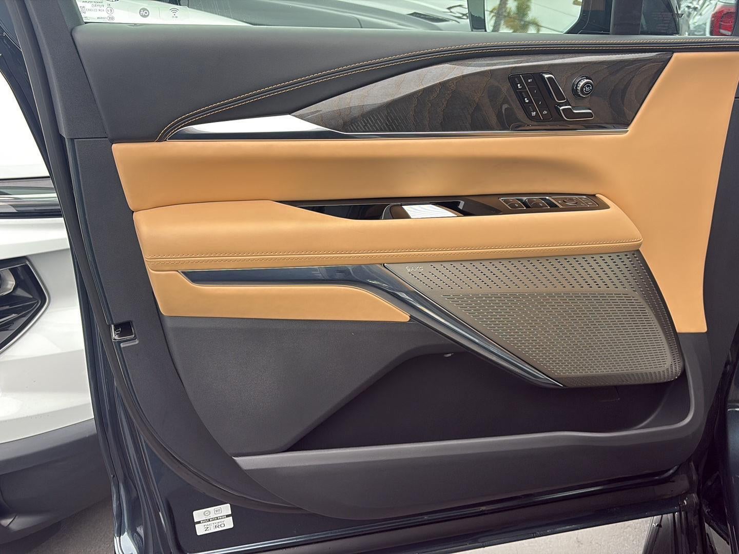 2025 Cadillac ESCALADE IQ Sport 2