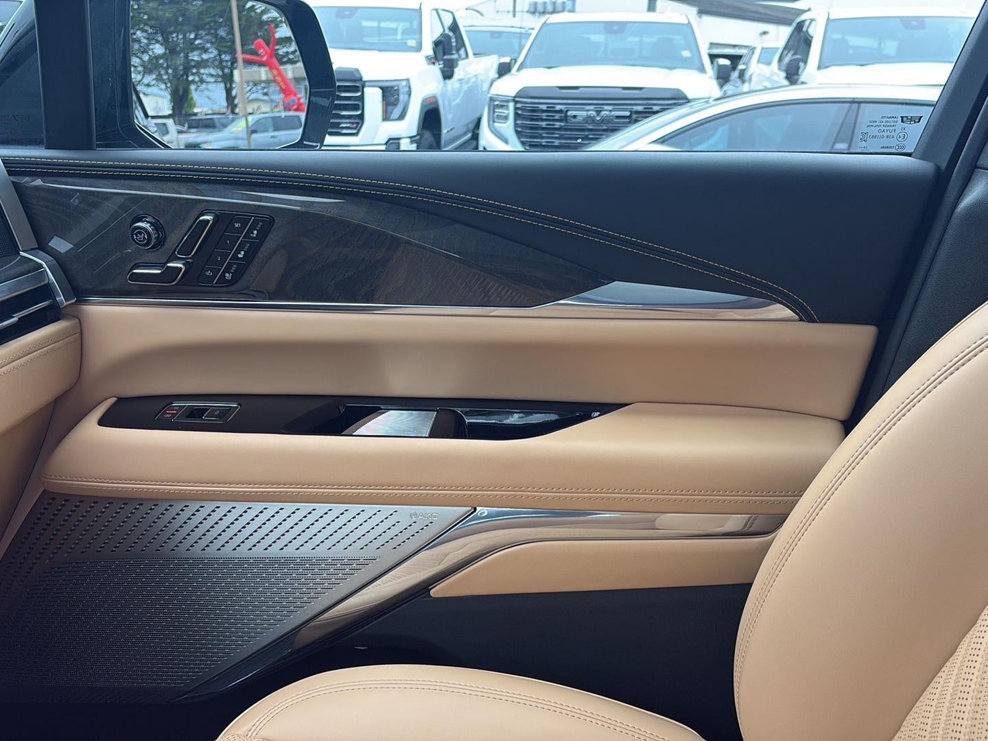 2025 Cadillac ESCALADE IQ Sport 2