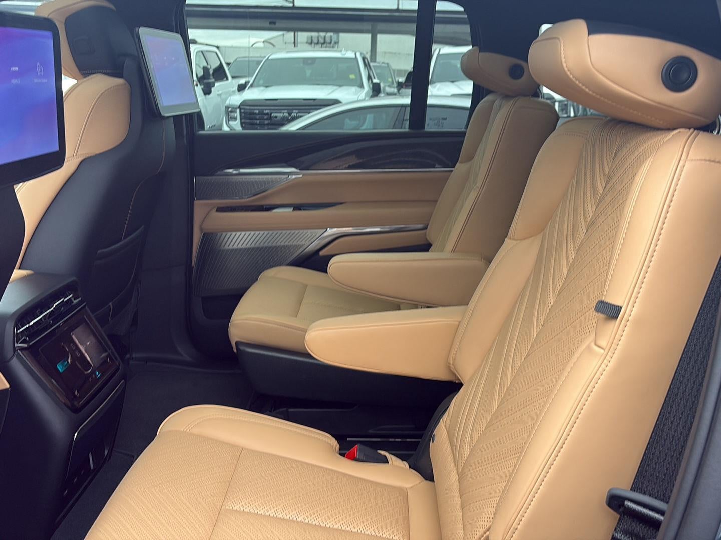 2025 Cadillac ESCALADE IQ Sport 2