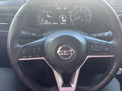 2022 Nissan LEAF SV