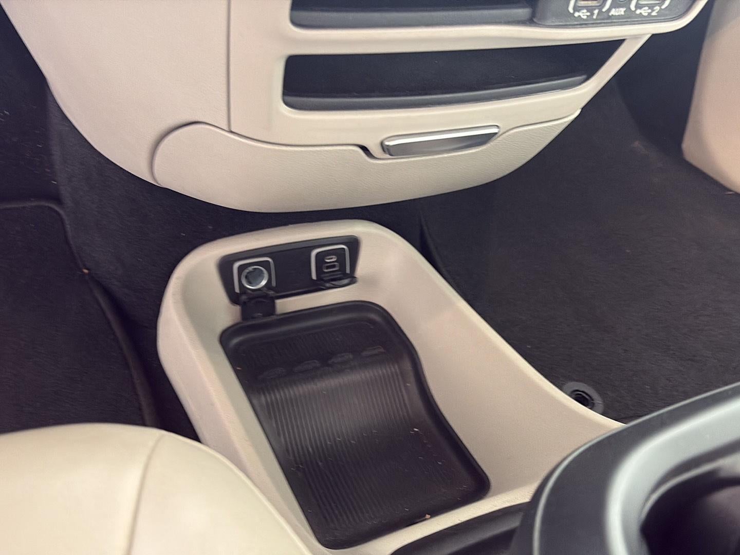 2021 Chrysler Voyager LXI