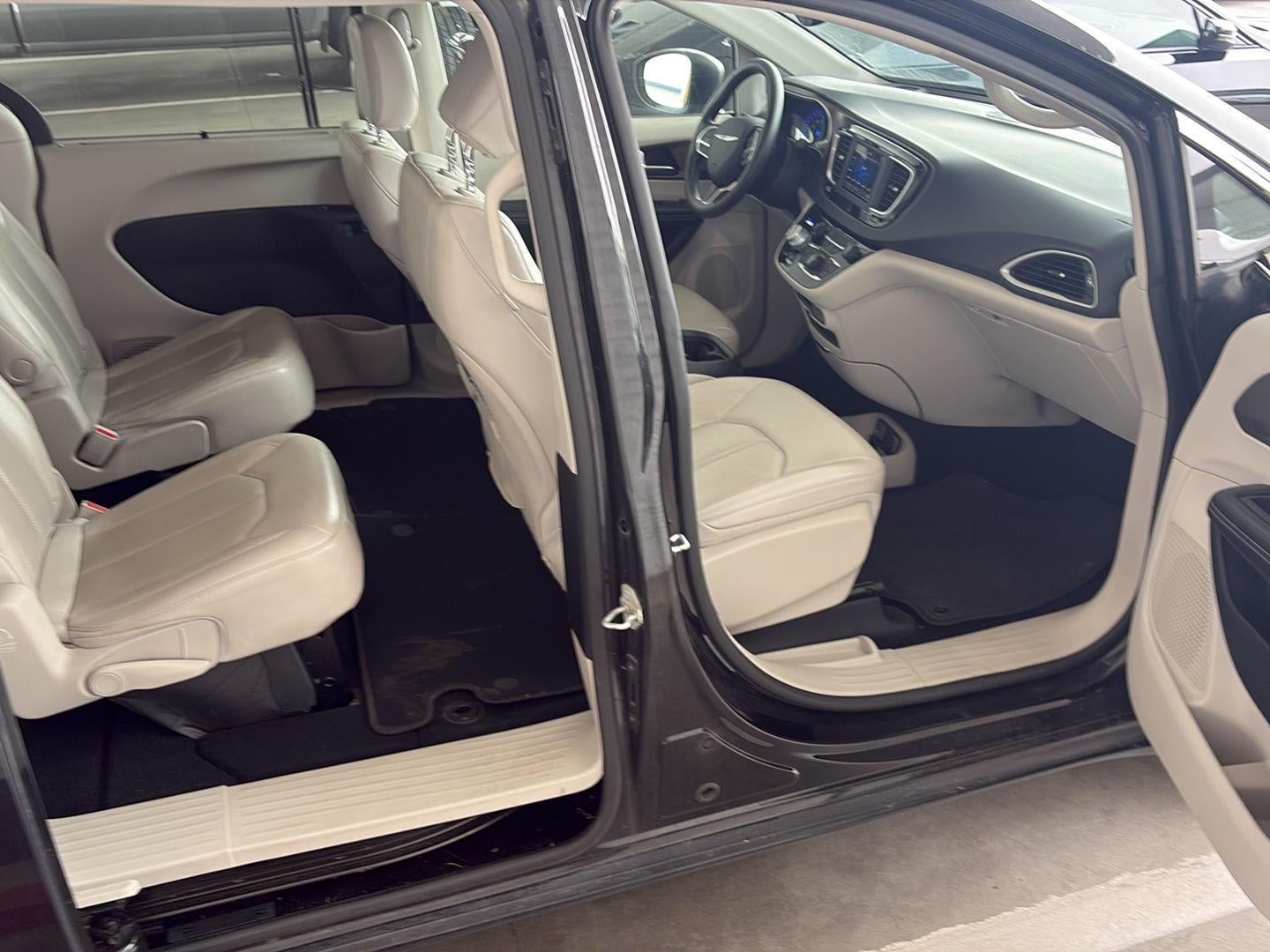 2021 Chrysler Voyager LXI