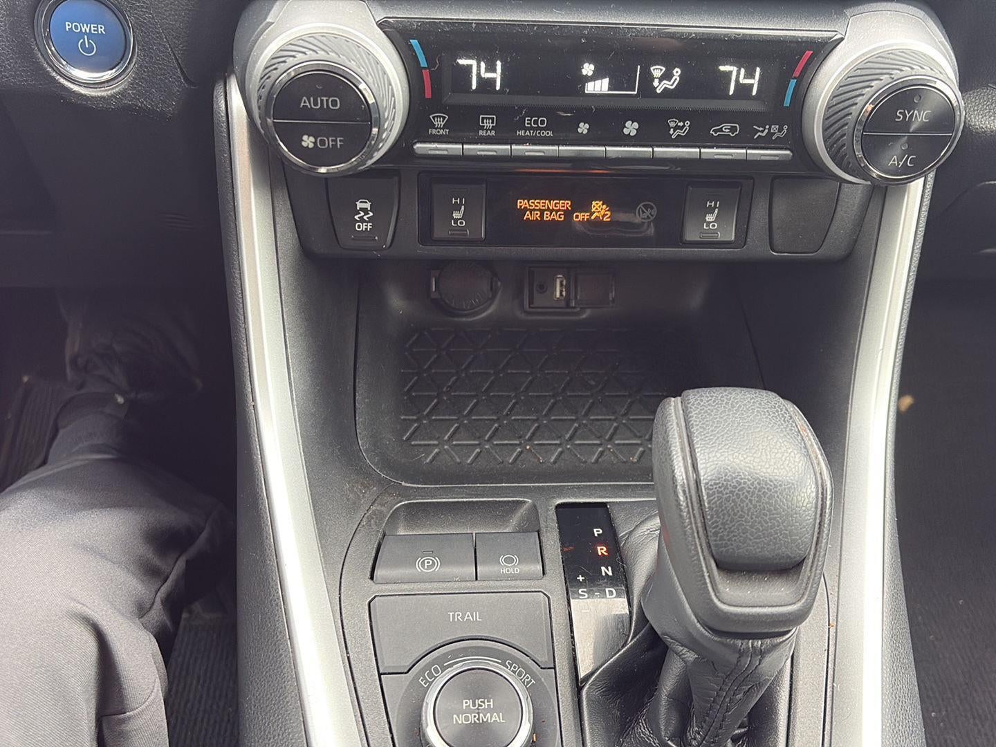 2019 Toyota RAV4 Hybrid XLE