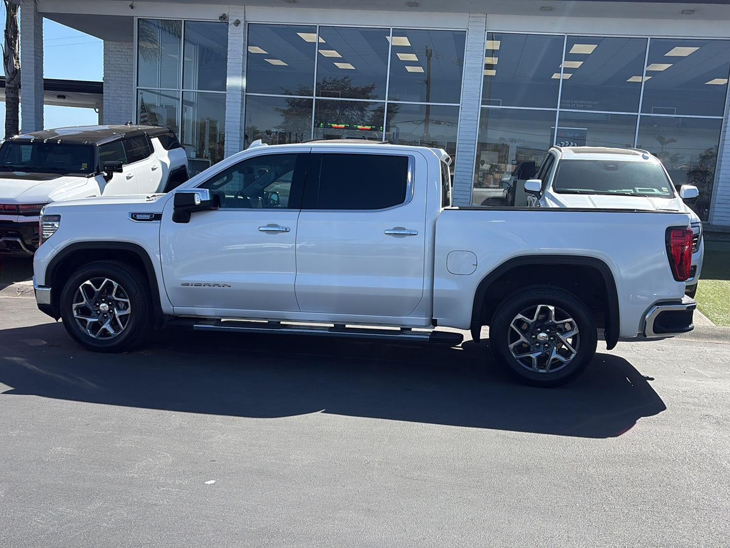 2023 GMC Sierra 1500 SLT