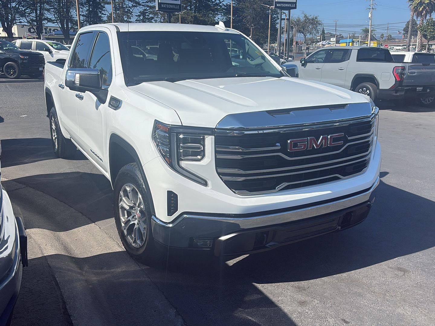 2025 GMC Sierra 1500 SLT