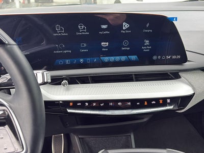 2025 Cadillac OPTIQ Luxury 1