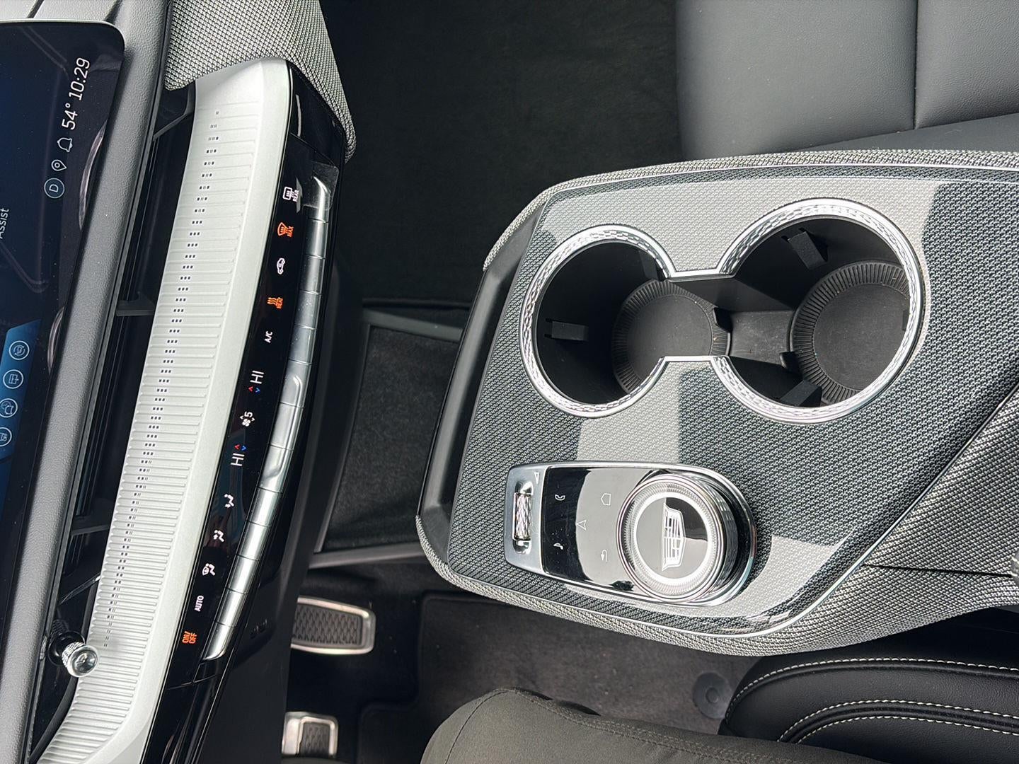 2025 Cadillac OPTIQ Luxury 1