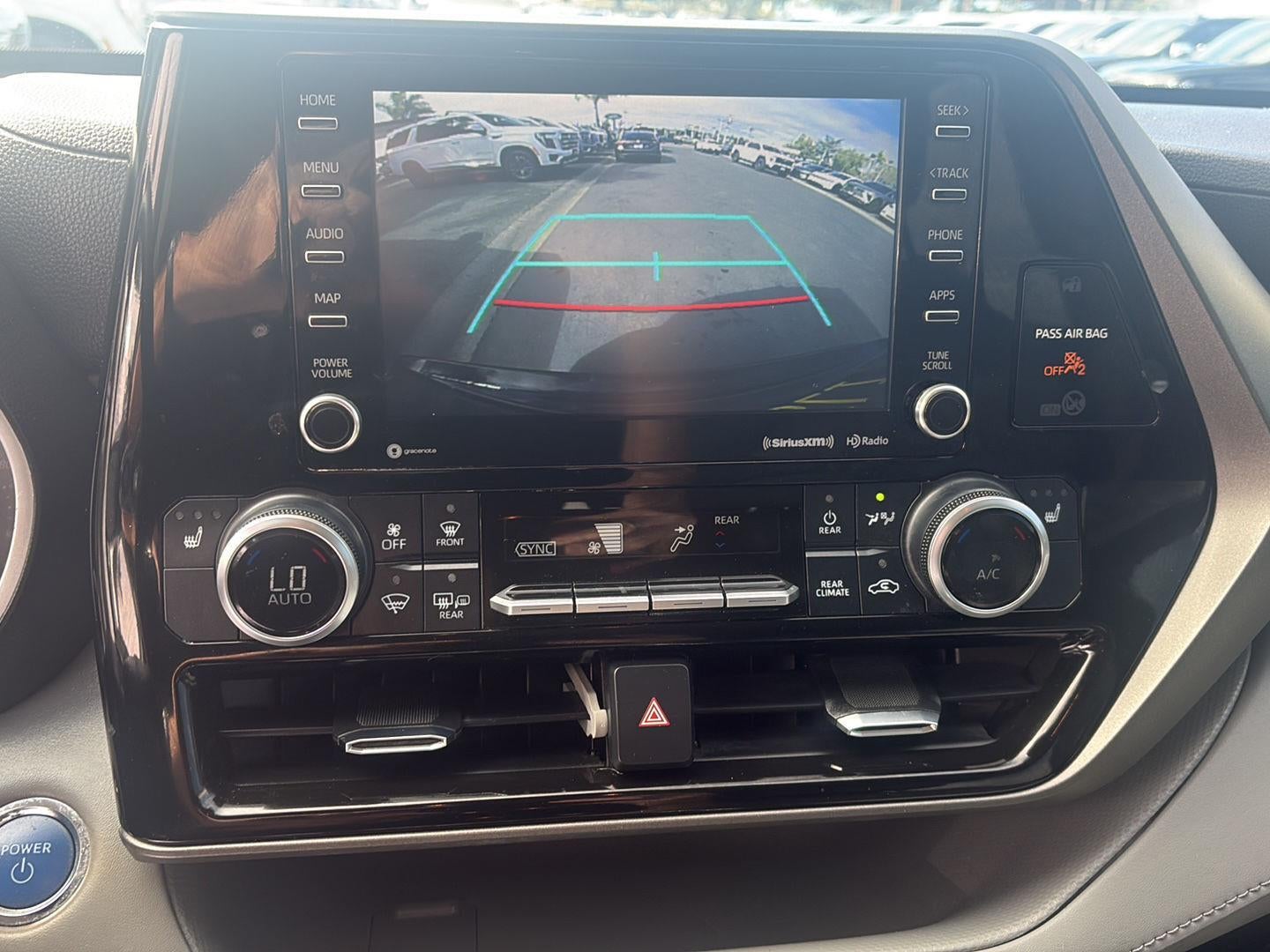 2022 Toyota Highlander Hybrid XLE