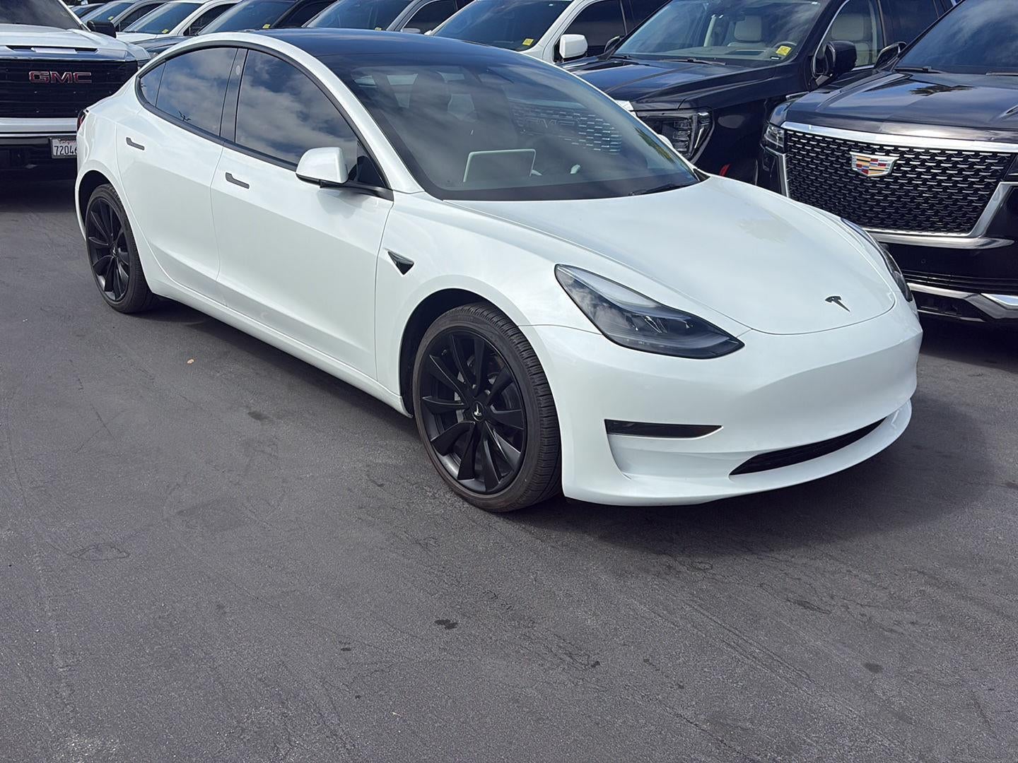 2023 Tesla Model 3 -'s photo
