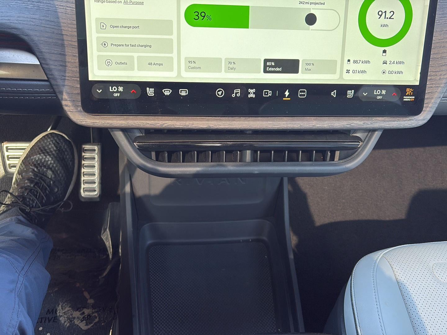 2023 RIVIAN R1T Adventure