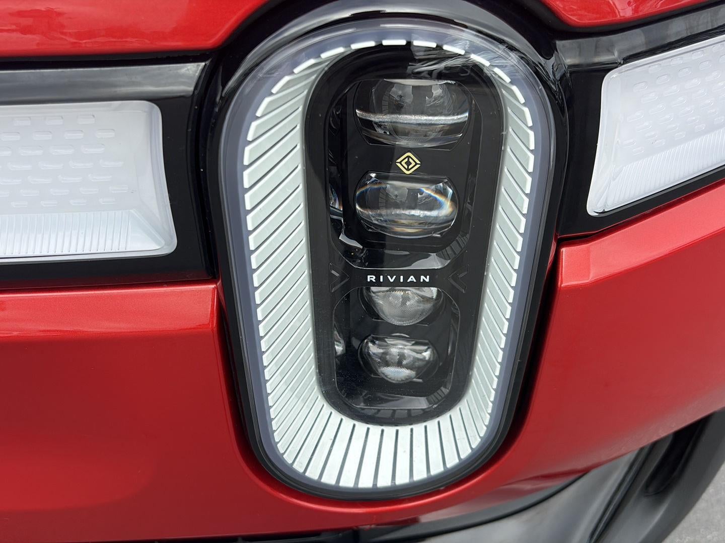 2023 RIVIAN R1T Adventure