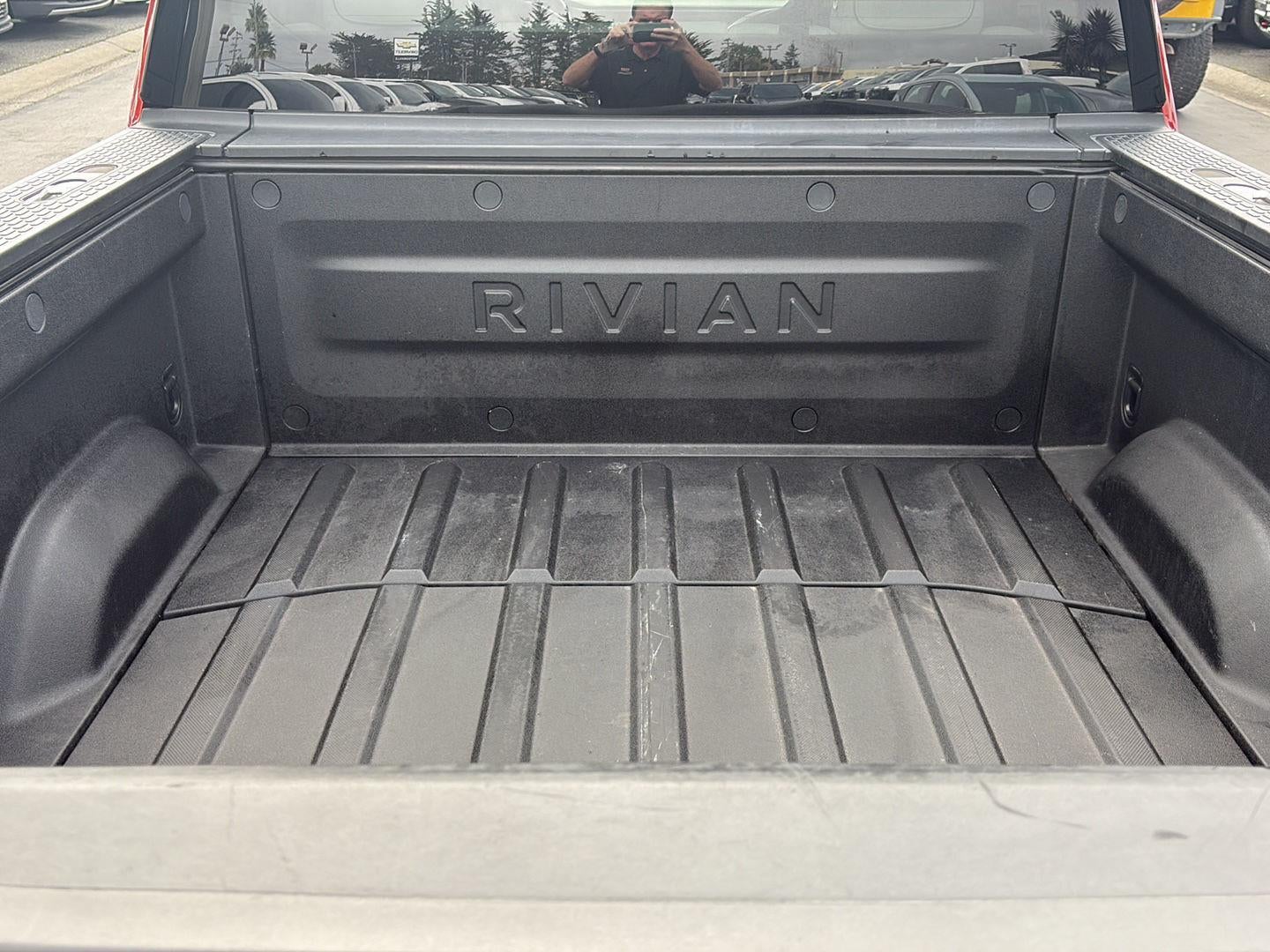 2023 RIVIAN R1T Adventure