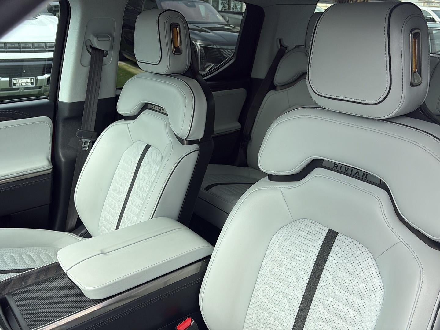 2023 RIVIAN R1T Adventure