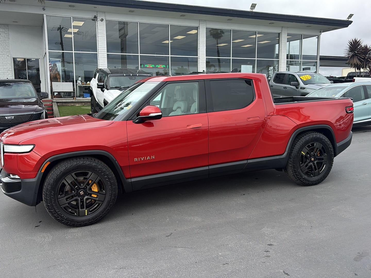 2023 RIVIAN R1T Adventure