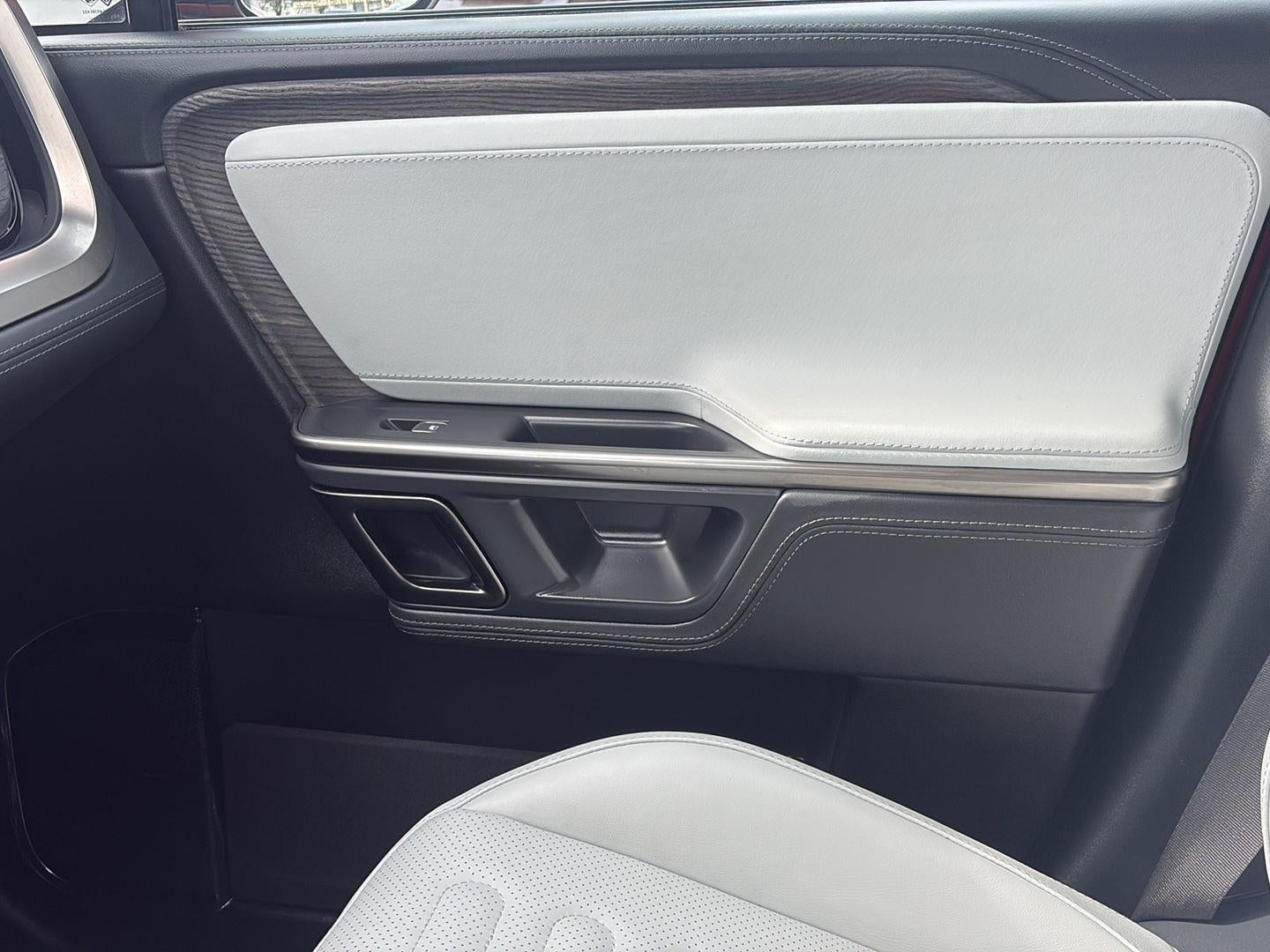 2023 RIVIAN R1T Adventure