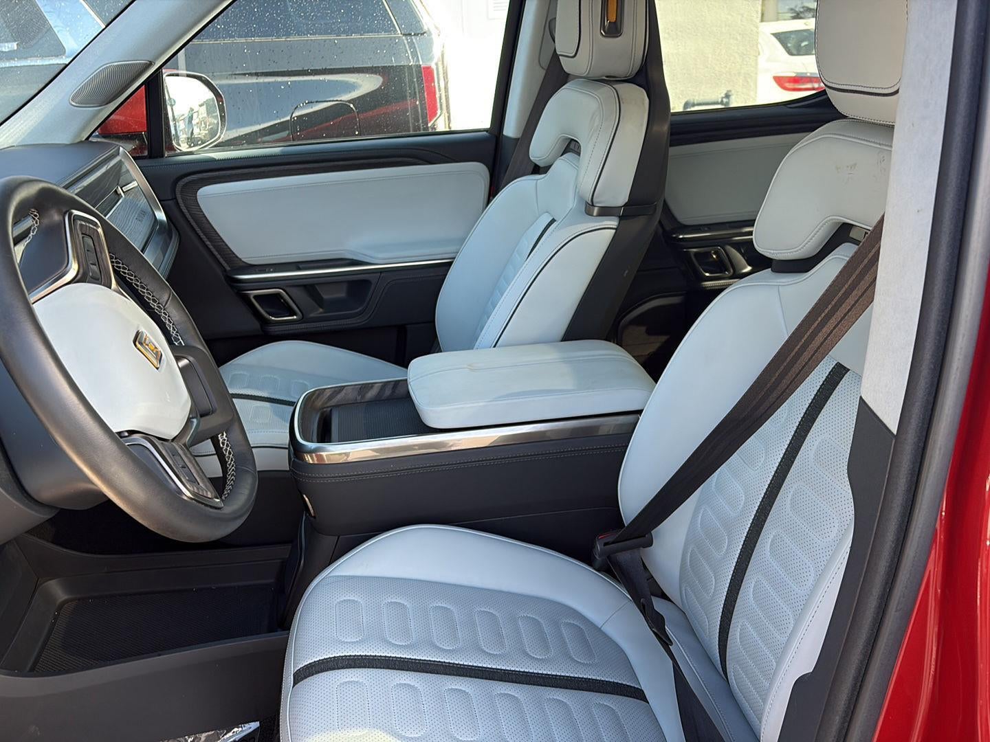 2023 RIVIAN R1T Adventure