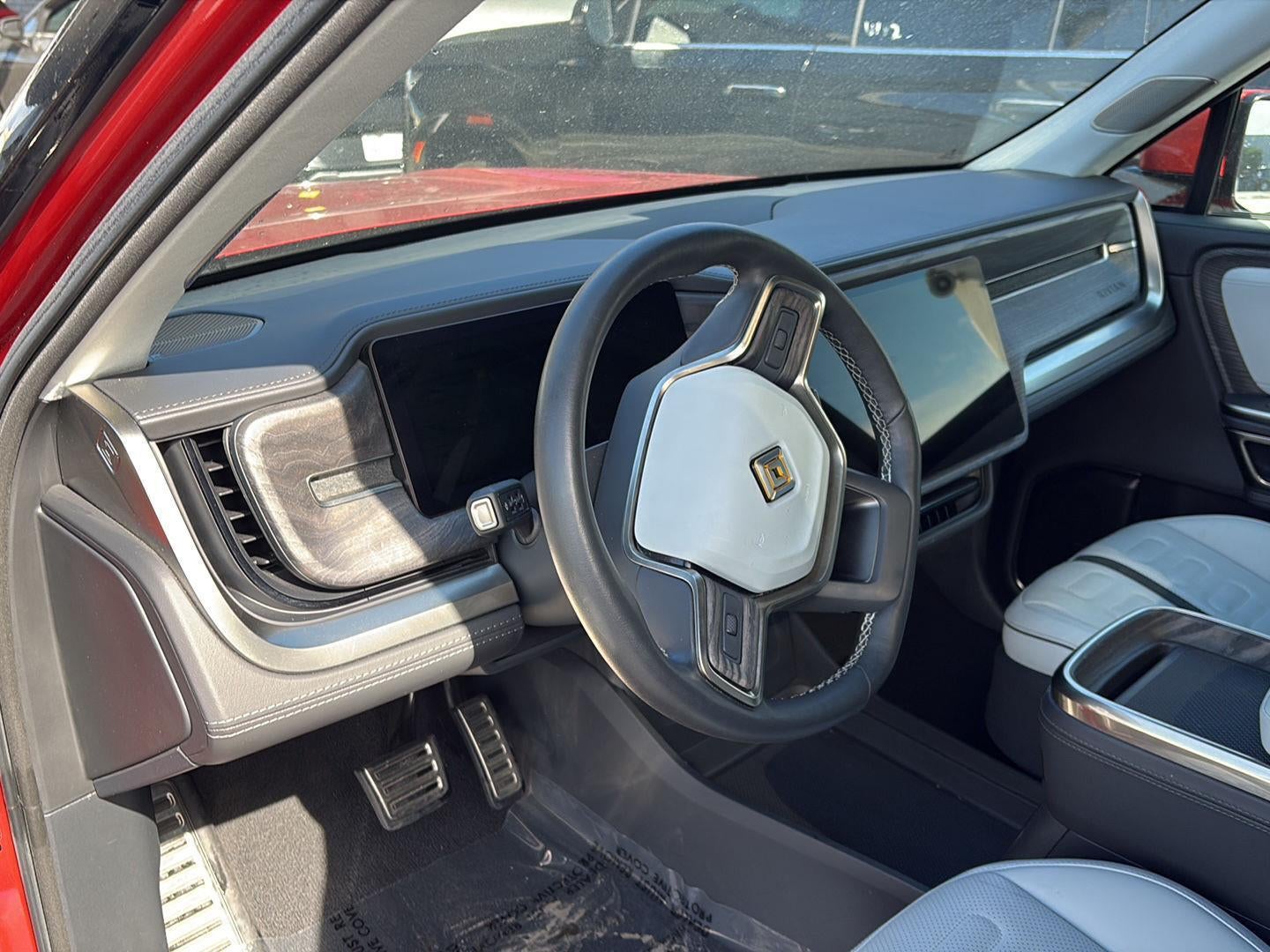 2023 RIVIAN R1T Adventure