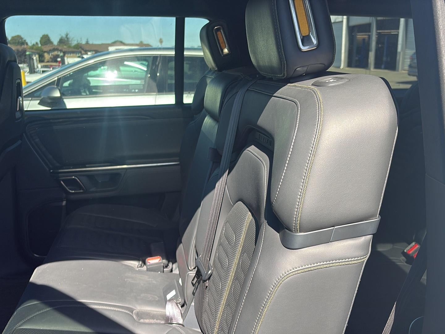 2022 RIVIAN R1S Launch Edition