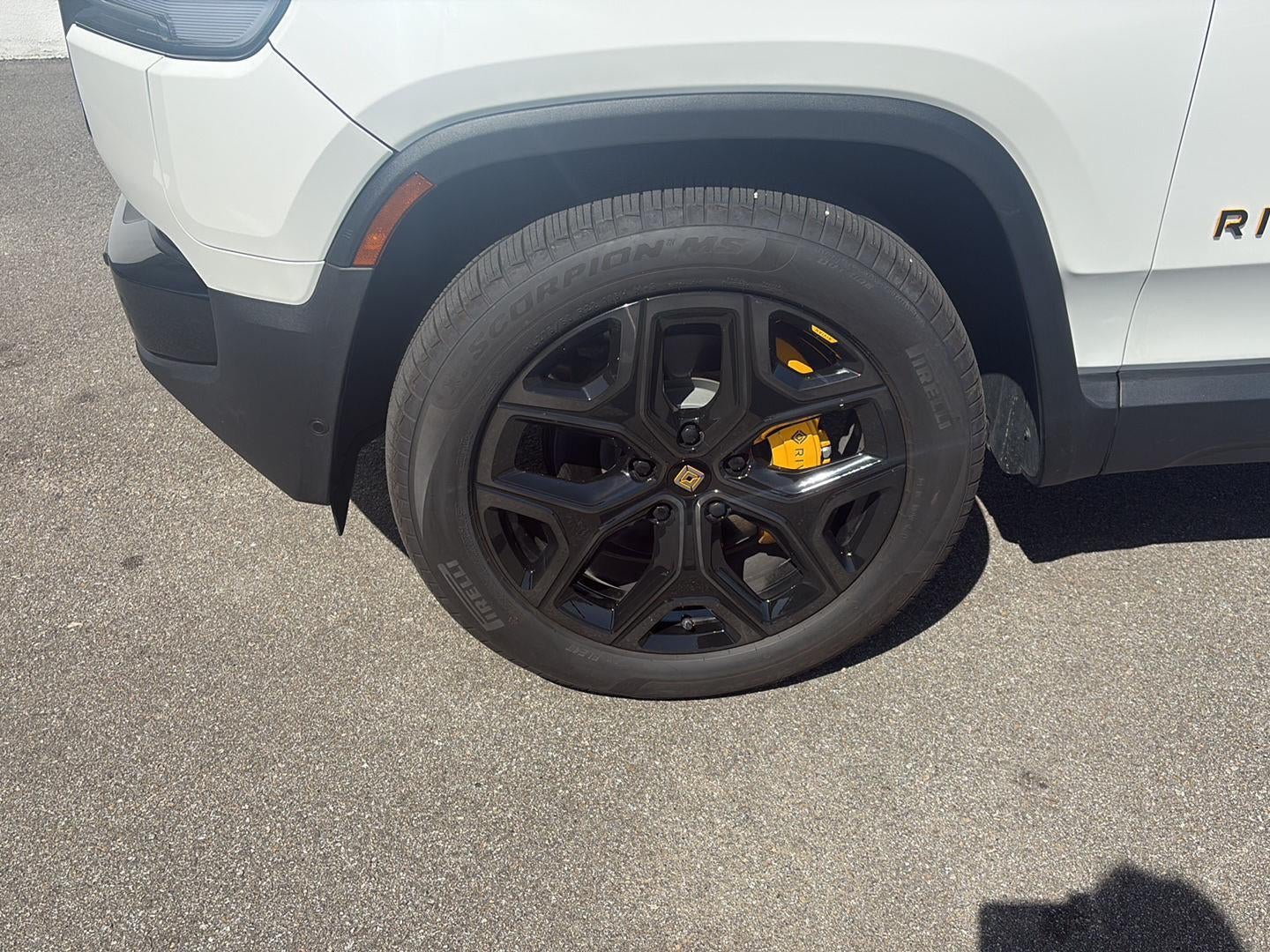 2025 RIVIAN R1S Premium