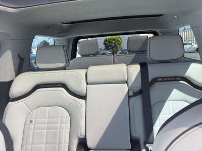 2025 RIVIAN R1S Premium