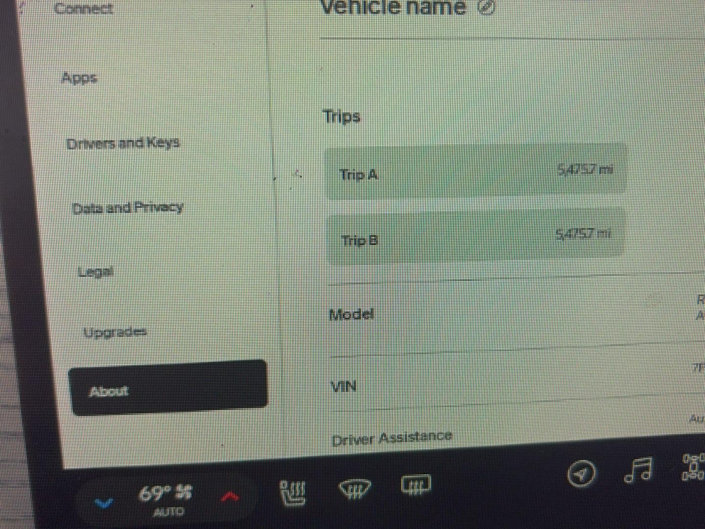 2025 RIVIAN R1S Premium