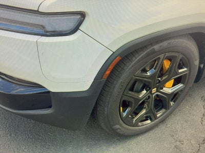 2025 RIVIAN R1S Premium