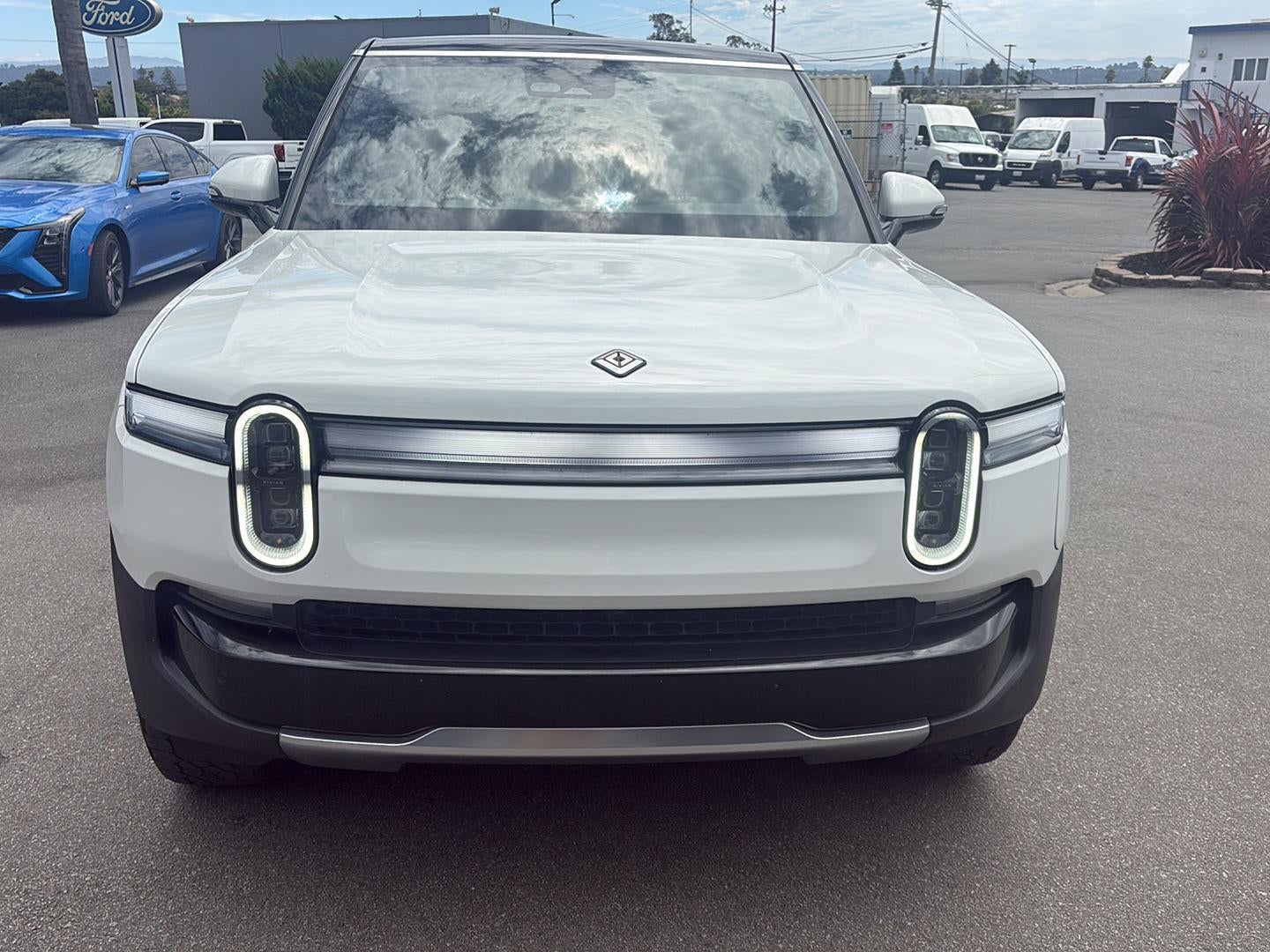 2026 RIVIAN R1S Base