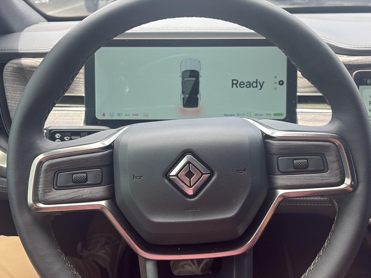2026 RIVIAN R1S Base