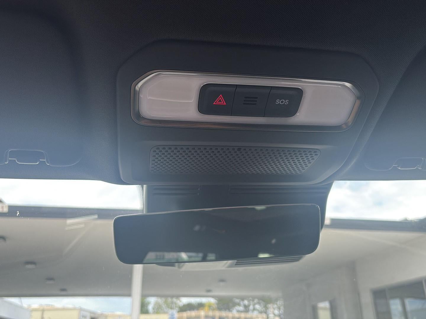 2026 RIVIAN R1S Base