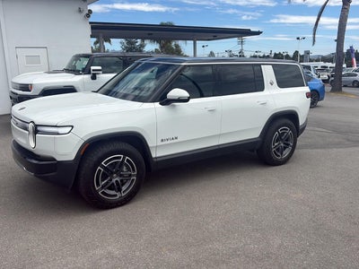 2026 RIVIAN R1S Base
