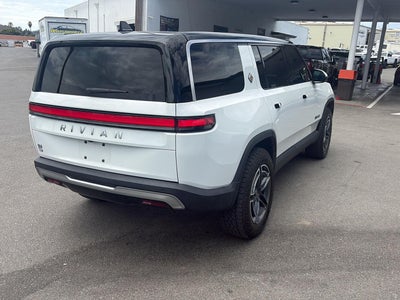 2026 RIVIAN R1S Base