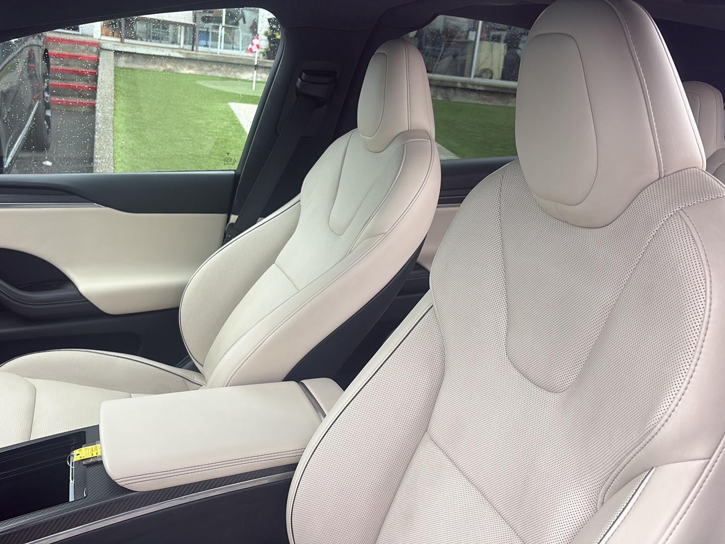 2022 Tesla Model X Plaid