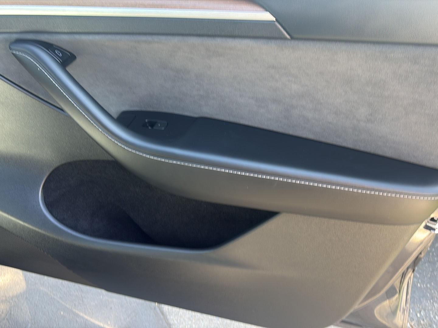 2023 Tesla Model Y Base