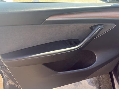 2023 Tesla Model Y Base