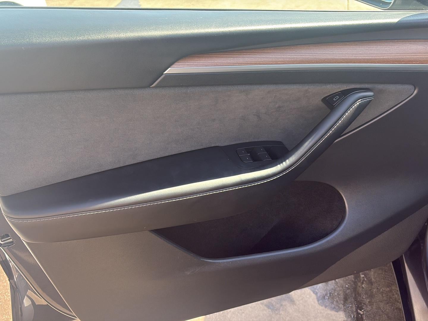 2023 Tesla Model Y Base